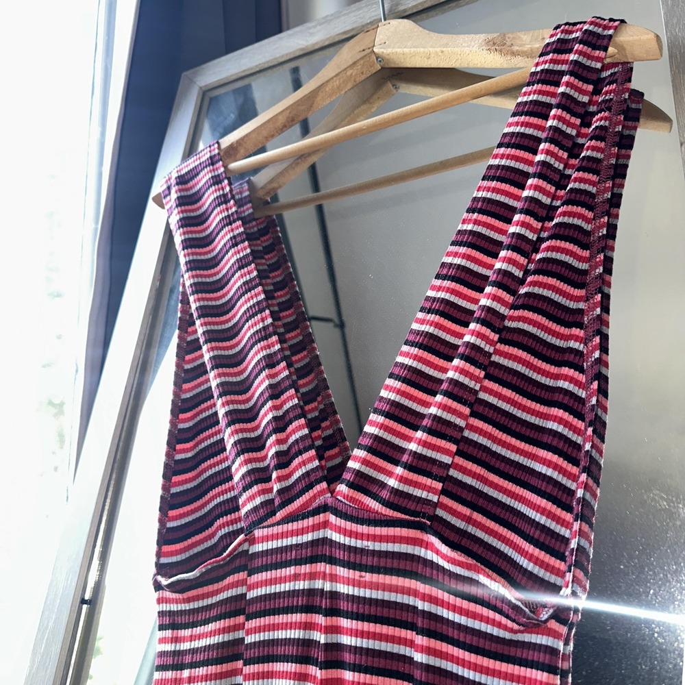 Reformation‎ Jumpsuit S Burgundy Striped Ribbed Deep V Neck Flare Sleeveless USA - Picture 7 of 10